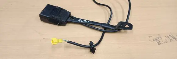 Mercedes-Benz E W211 Front seatbelt buckle 2118603369