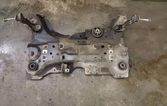 Renault Laguna III Front subframe