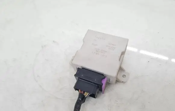 Toyota Avensis T250 Window wiper relay 8594005040