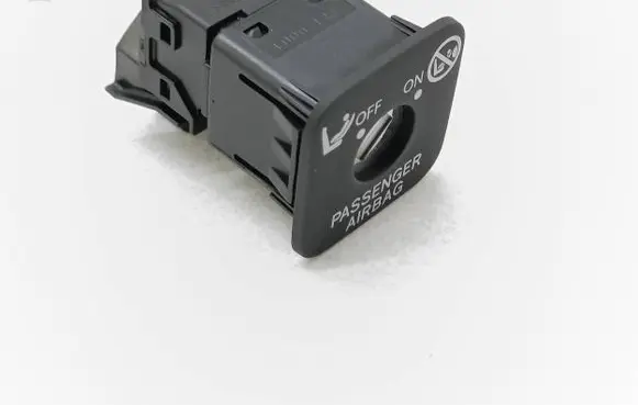 Toyota Avensis T270 Passenger airbag on/off switch 1710001