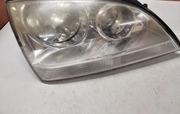KIA Sorento Headlight/headlamp 921023E0