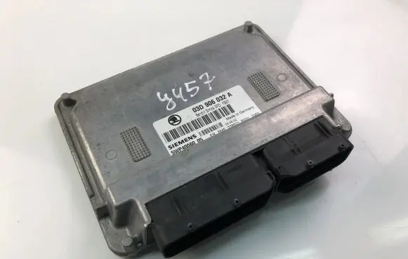 Skoda Fabia Mk1 (6Y) Engine control unit/module ECU 03D906032A
