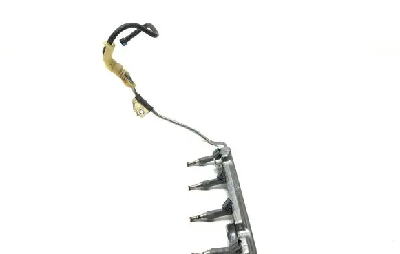 Toyota Prius (XW50) Fuel injectors set 250072321 2325037080