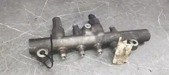 Mazda 323 Fuel main line pipe