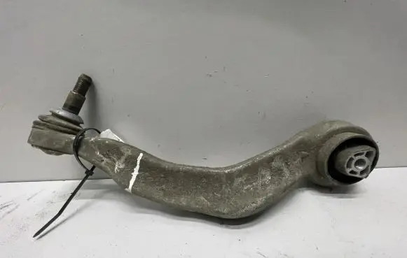 BMW 5 G30 G31 Front lower control arm/wishbone 6861162