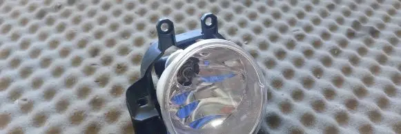 Toyota Avensis T270 Front fog light 8121002110 90008490 90008495