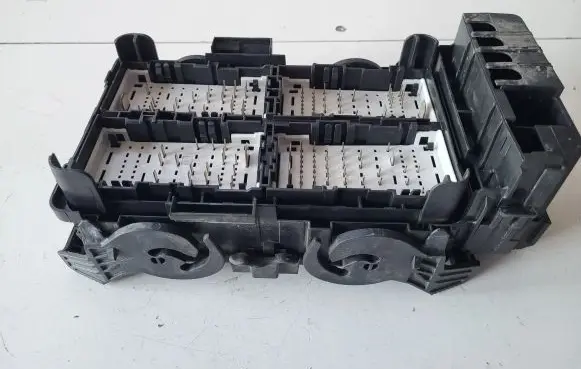 Opel Insignia B Fuse module 39116626