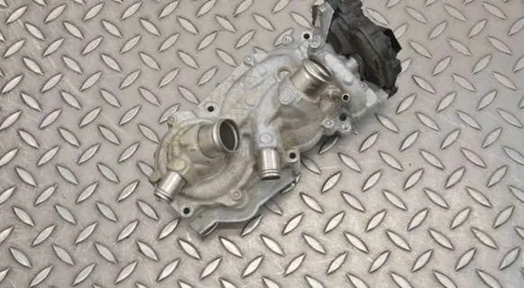 Volkswagen Golf VII Water pump 05E907593