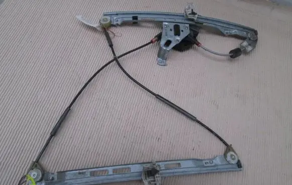 Peugeot 206 CC Front door window regulator with motor