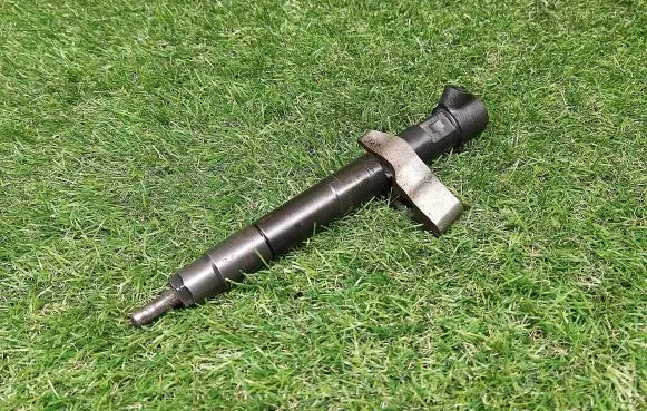 Mercedes-Benz E W212 Fuel injector A6510702887