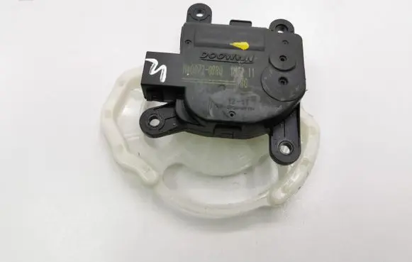 Hyundai Veloster Air flap motor/actuator H400730880