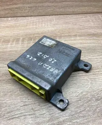 Mazda 626 Airbag control unit/module GG3E57K30 3322049