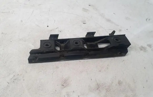 Volkswagen PASSAT B6 Front bumper mounting bracket 3C0807184