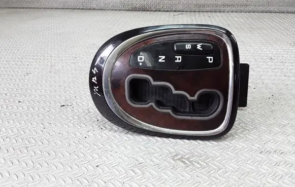 Mercedes-Benz S W220 Gear shifter surround trim plastic E9550040