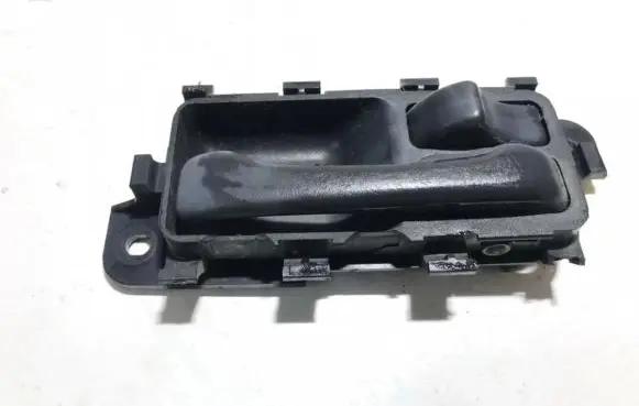 Hyundai Lantra II Front door interior handle