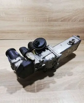 Volkswagen PASSAT B6 EGR valve cooler 03L131512CF