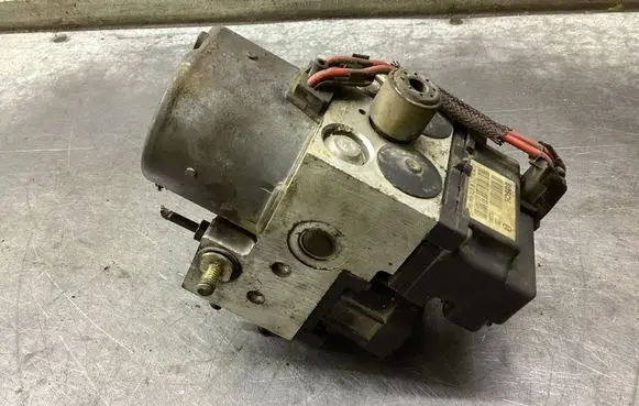 Volkswagen PASSAT B5 ABS Pump 872073 0273004281 53503