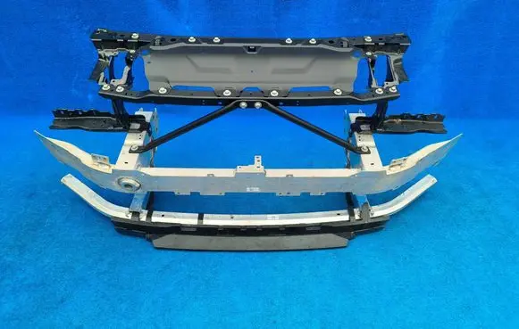BMW 5 G60 G61 Front bumper support beam 9464027 9464028