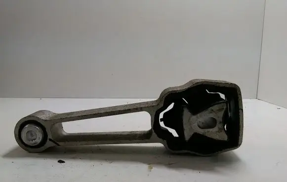 Land Rover Discovery Sport Engine mount bracket 6G926P082GC