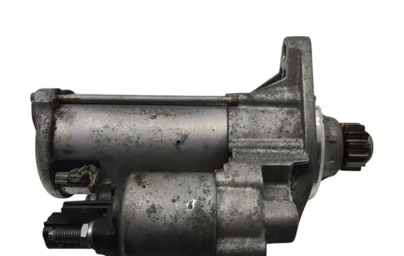 Volkswagen Golf VII Starter motor 02E911024B