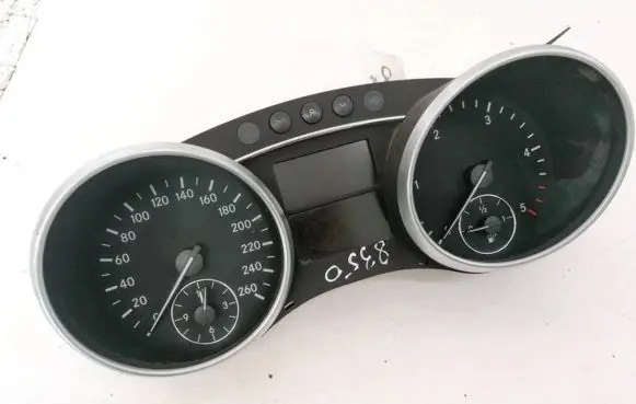 Mercedes-Benz ML W164 Speedometer (instrument cluster) A1645403347 A1645401011