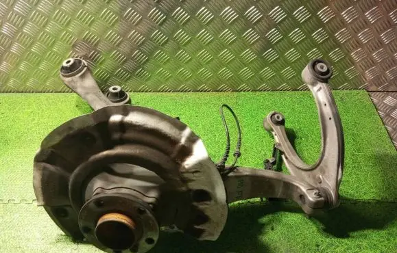 BMW 5 F10 F11 Front wheel hub spindle knuckle 6775769