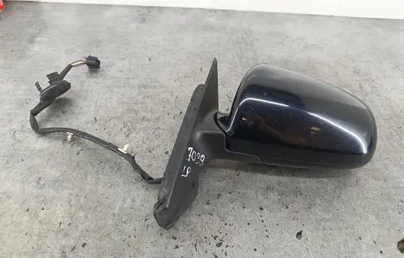 Audi A3 S3 8P Front door electric wing mirror