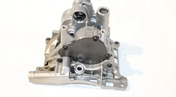 BMW 5 F10 F11 Oil pump 7823009