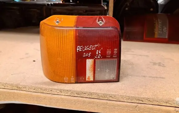 Peugeot 205 Rear/tail lights 1931