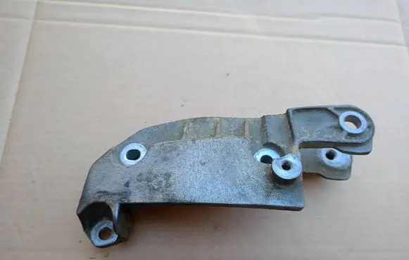 Renault Scenic II - Grand scenic II Engine mounting bracket 8200044920