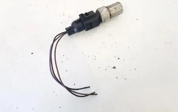 Volkswagen Golf IV Air conditioning (A/C) pressure sensor 1J0973203