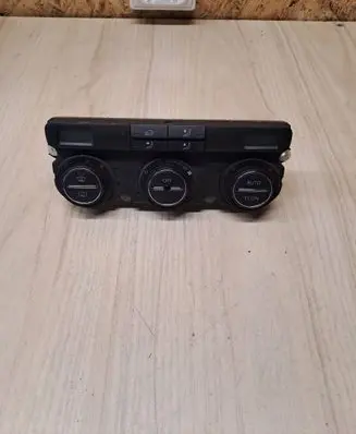 Volkswagen PASSAT B6 Climate control unit 74641430