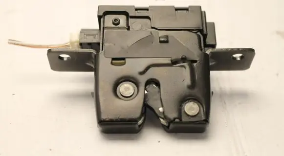 Renault Clio III Tailgate/trunk/boot lock/catch/latch