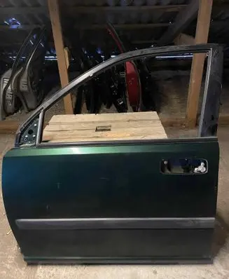 Nissan X-Trail T30 Front door 