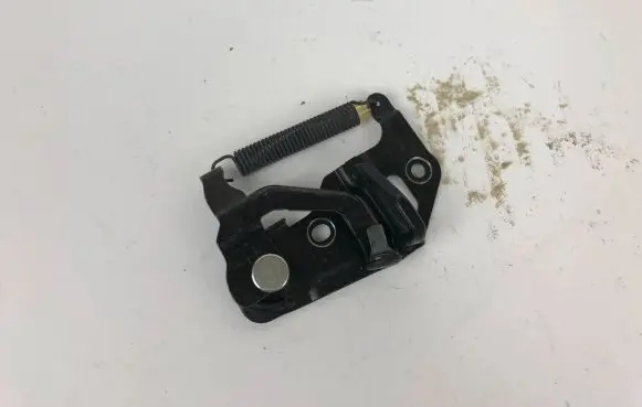 Loading door lock