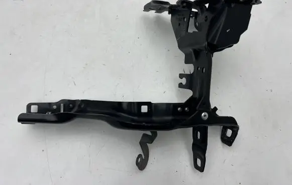 BMW 5 G30 G31 G38 Radiator support slam panel 7383858