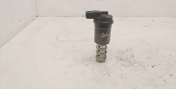 BMW 3 E46 Camshaft vanos timing valve 13150137