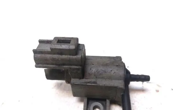 Jaguar XF X250 Turbo solenoid valve 70121100
