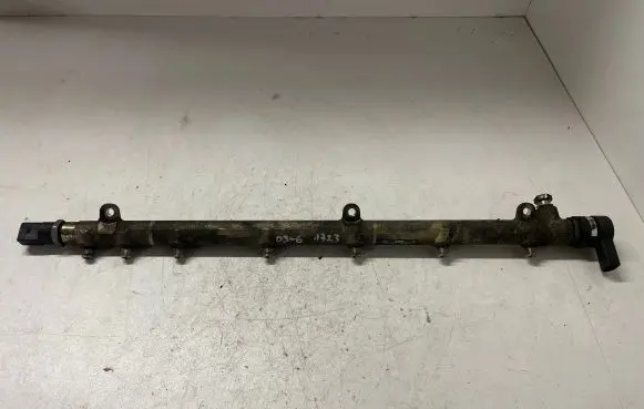 Mercedes-Benz E W211 Fuel main line pipe A6130700195 A6110780449
