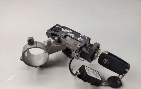 Opel Astra J Ignition lock 5901867AJJ 7004004CN