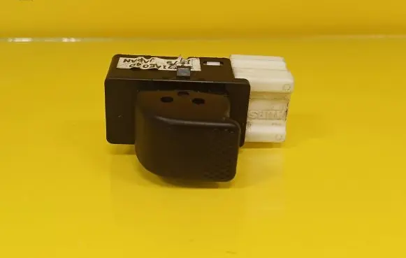 Subaru Legacy Electric window control switch 83071AE040