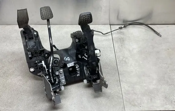 Opel Insignia A Pedal assembly 22969466 13237352