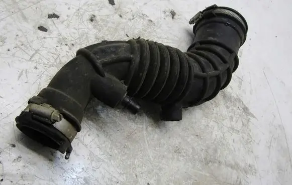 Renault Megane IV Air intake duct part 165767706R