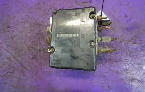 Jaguar S-Type ABS Pump XW432C333AG