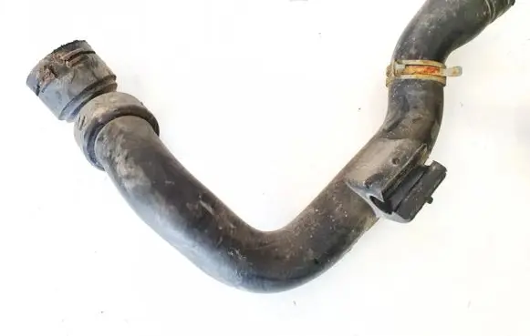 Volkswagen PASSAT B5.5 Engine coolant pipe/hose 8d0121101ad