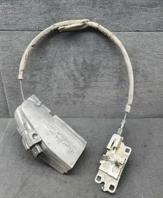 Audi A8 S8 D3 4E Tailgate/trunk/boot lock/catch/latch 4E0827383C