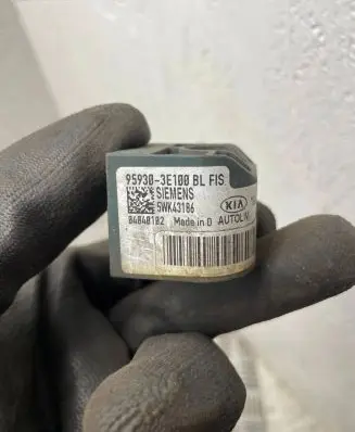 KIA Sorento Airbag deployment crash/impact sensor 959303E100