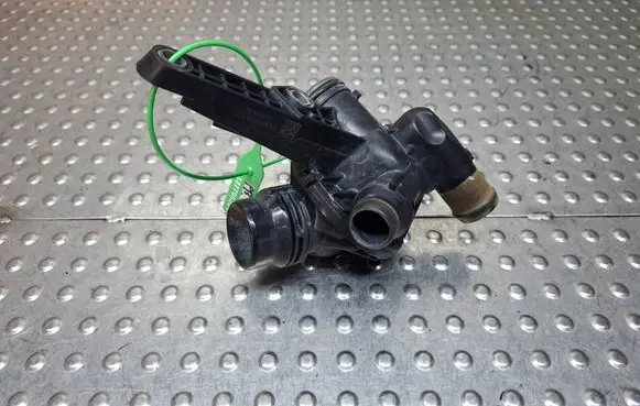 BMW 1 F20 F21 Thermostat/thermostat housing S27705284 7600584