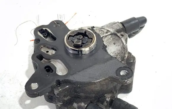 Volkswagen PASSAT B6 Vacuum pump 03G145209C