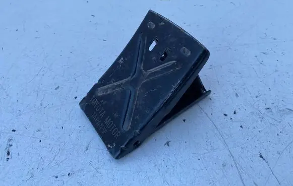 Toyota RAV 4 (XA30) Spare wheel mounting bracket 